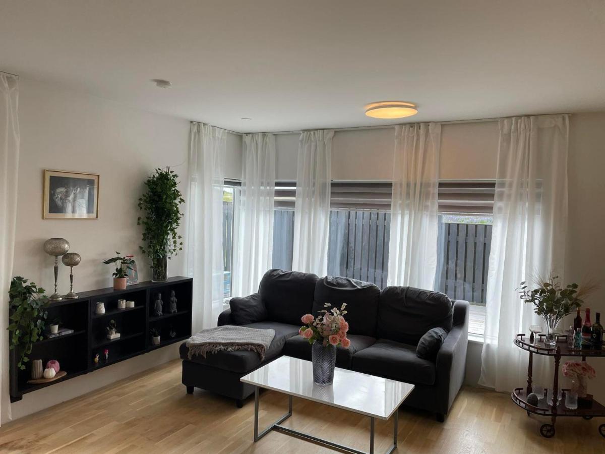 Spacious 3Br Condo Near Blue Lagoon 15M Airport 9M Njarthvik Eksteriør billede