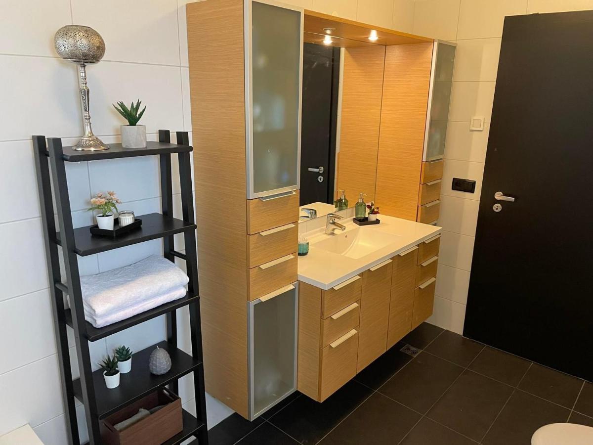Spacious 3Br Condo Near Blue Lagoon 15M Airport 9M Njarthvik Eksteriør billede